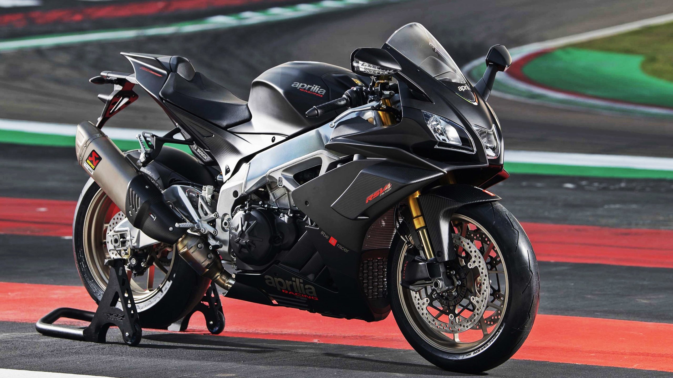 全国青少年跳绳比赛激烈角逐新纪录，全国学生跳绳比赛